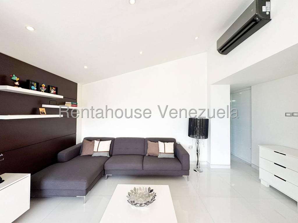 Apartamento en Las Mesetas de Santa Rosa de Lima, Caracas