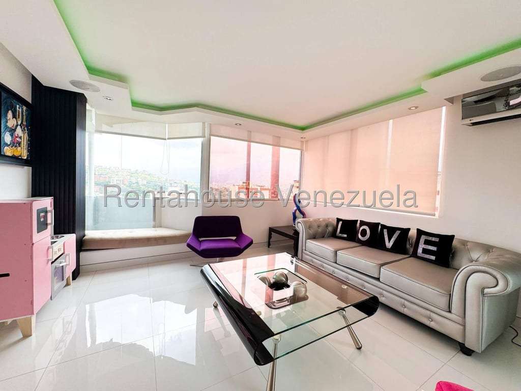 Apartamento en Las Mesetas de Santa Rosa de Lima, Caracas