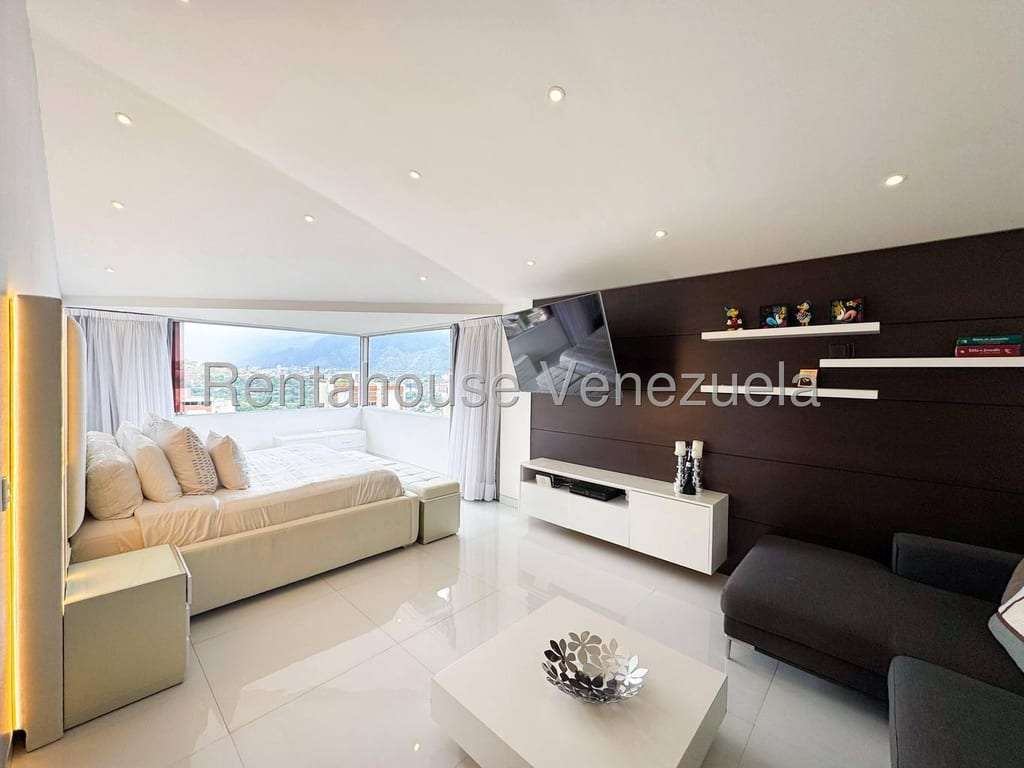 Apartamento en Las Mesetas de Santa Rosa de Lima, Caracas