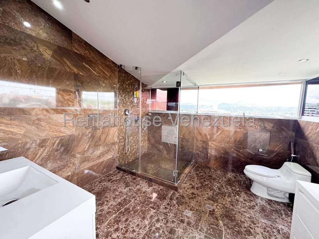 Apartamento en Las Mesetas de Santa Rosa de Lima, Caracas
