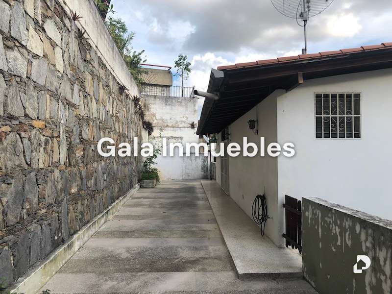 Casa en Colina de los Caobos, Caracas – 12