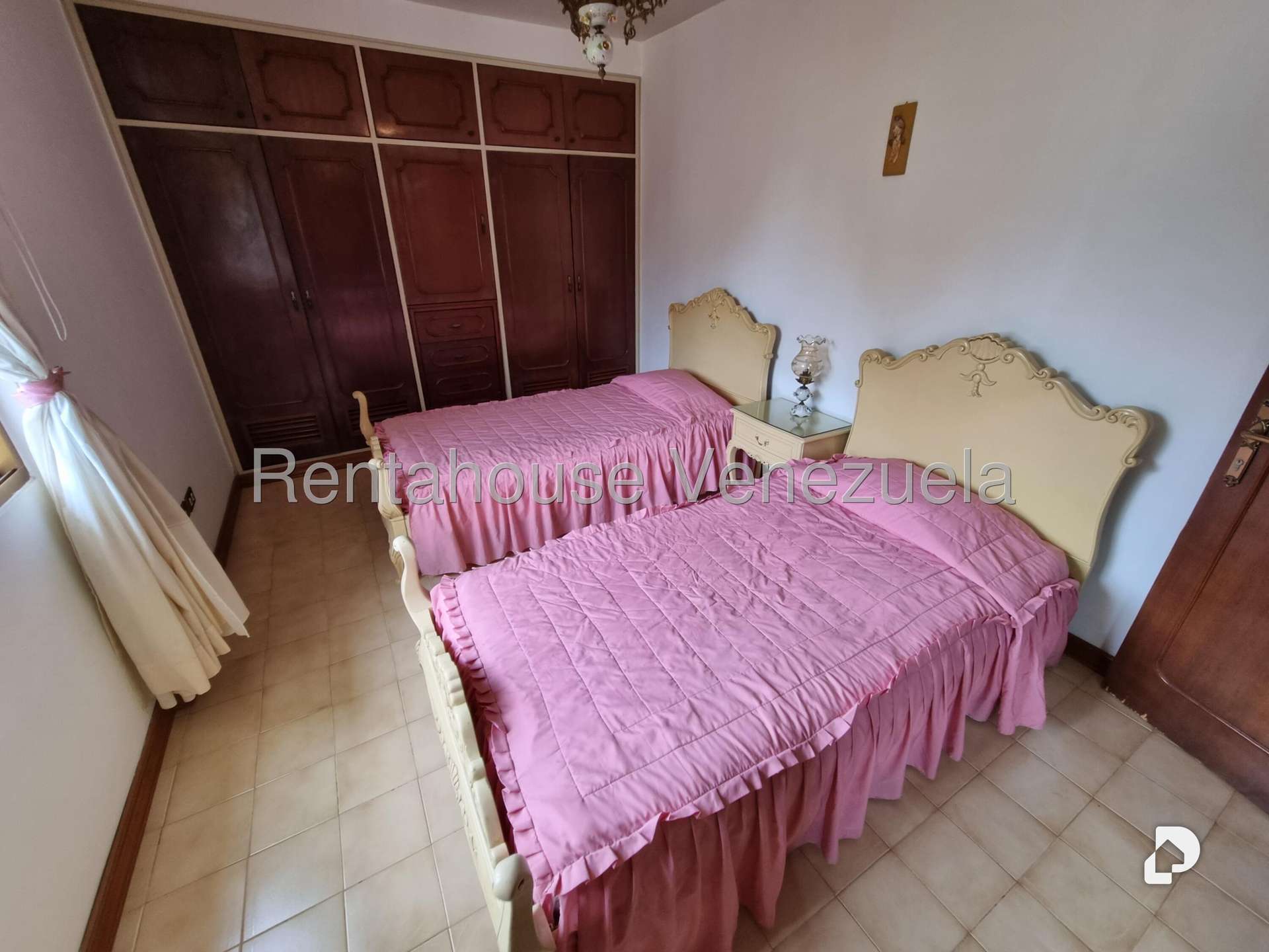 Casa en Colinas de Bello Monte, Caracas – 28