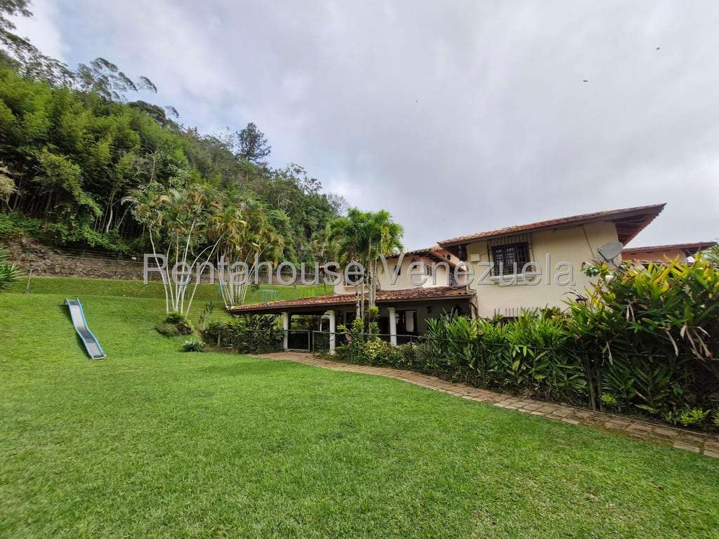 Casa en La Lagunita Country Club, Caracas