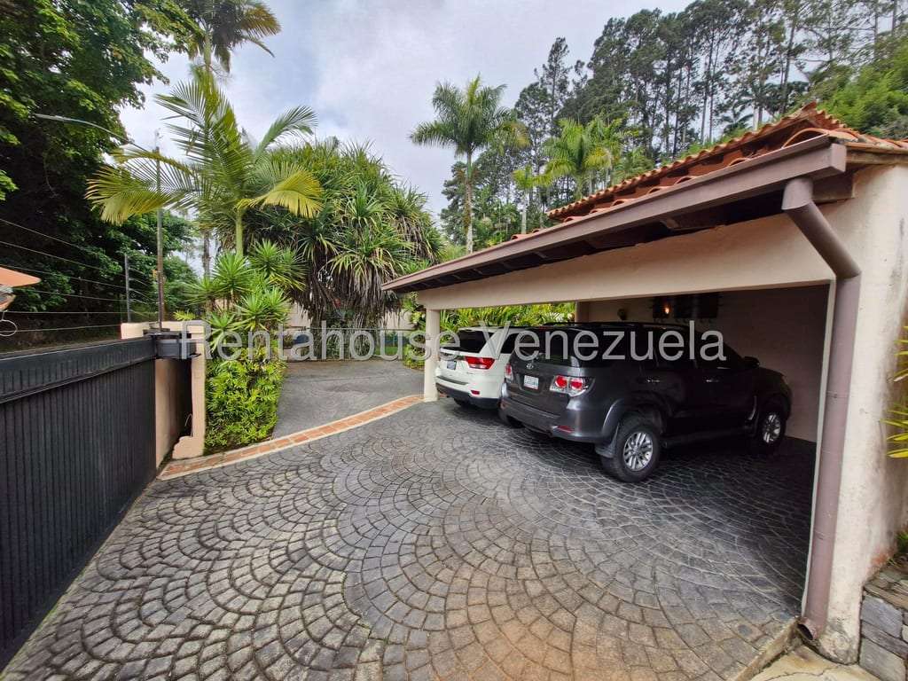 Casa en La Lagunita Country Club, Caracas