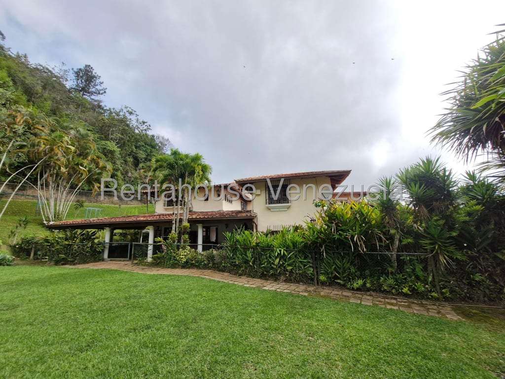 Casa en La Lagunita Country Club, Caracas