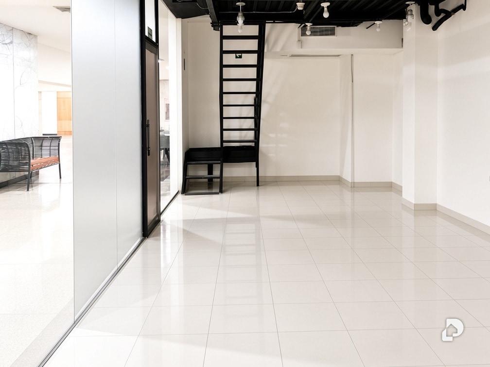 Local comercial en Chuao, Caracas – 1
