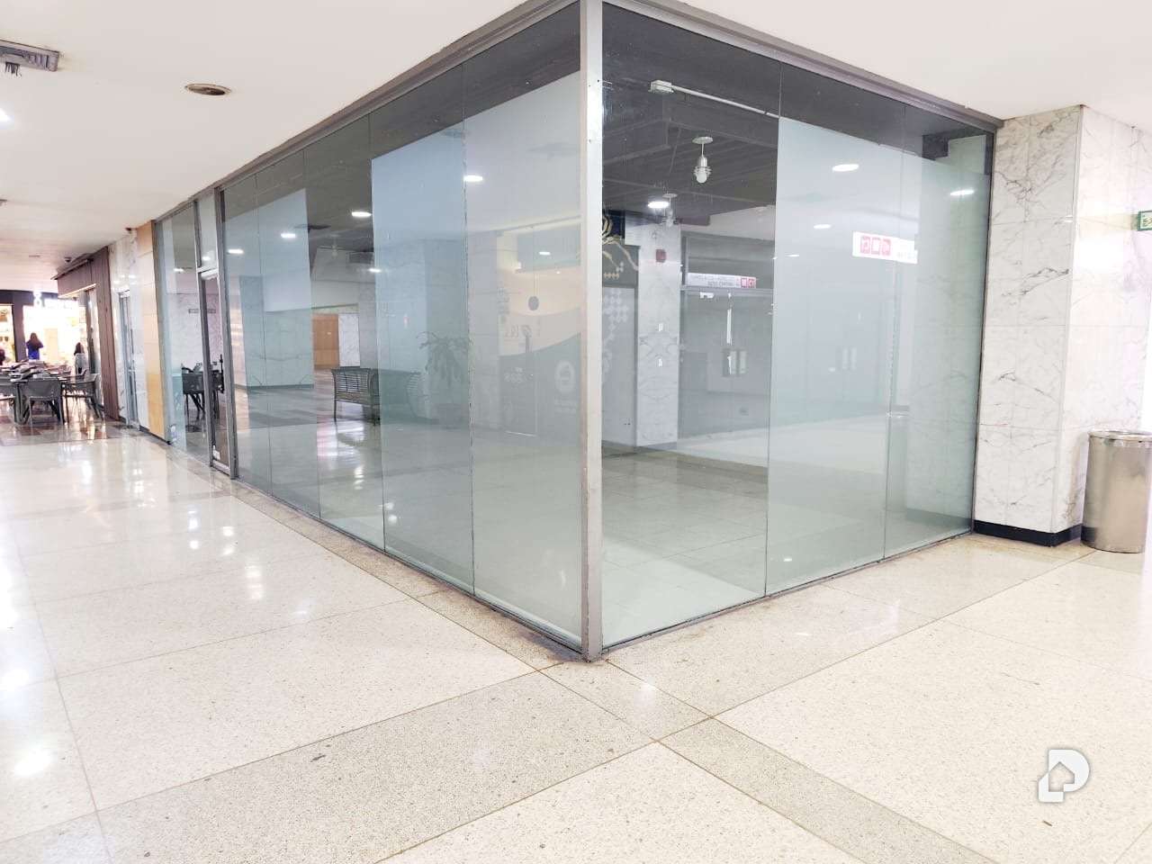 Local comercial en Chuao, Caracas – 5