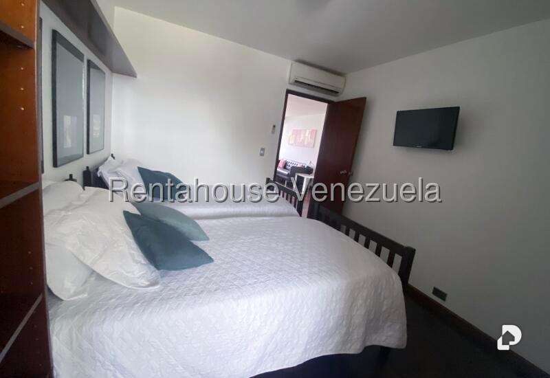 Apartamento en Los Palos Grandes, Caracas – 29