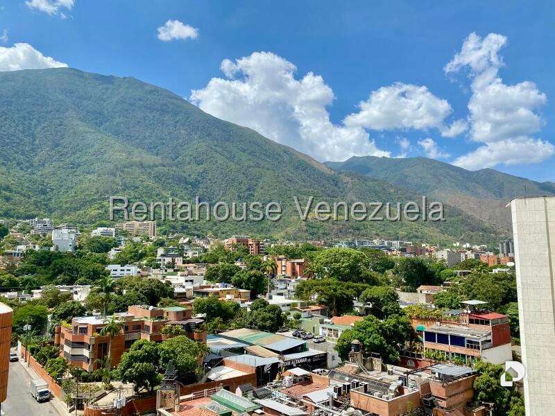 Apartamento en Los Palos Grandes, Caracas – 70