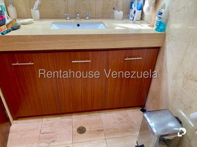 Apartamento en Los Palos Grandes, Caracas – 52