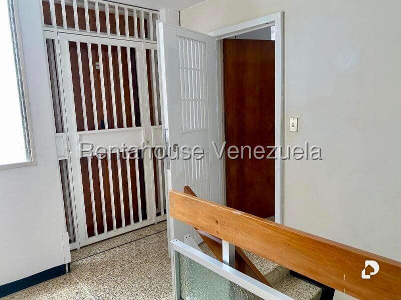 Apartamento en Los Palos Grandes, Caracas – 69