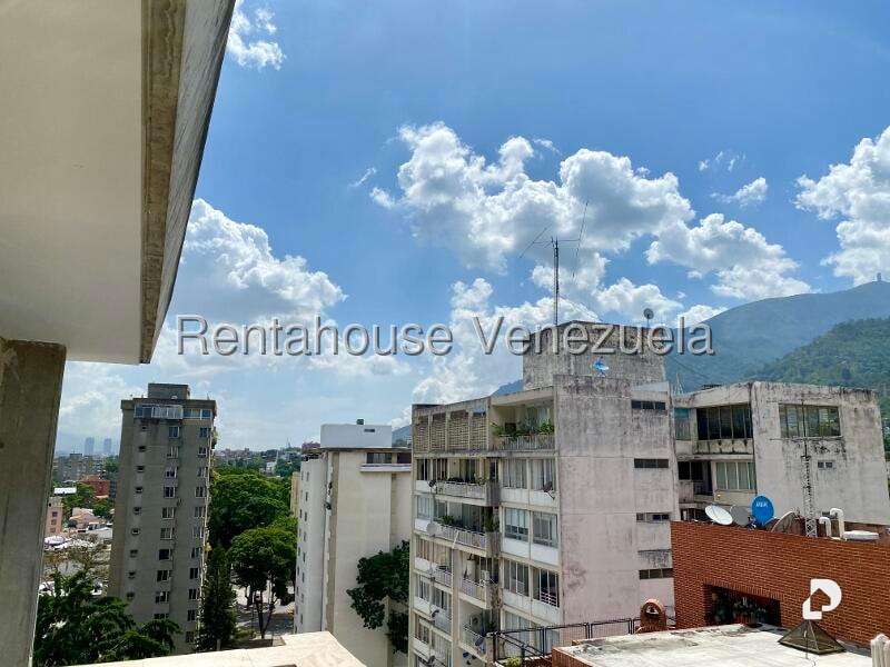 Apartamento en Los Palos Grandes, Caracas – 72