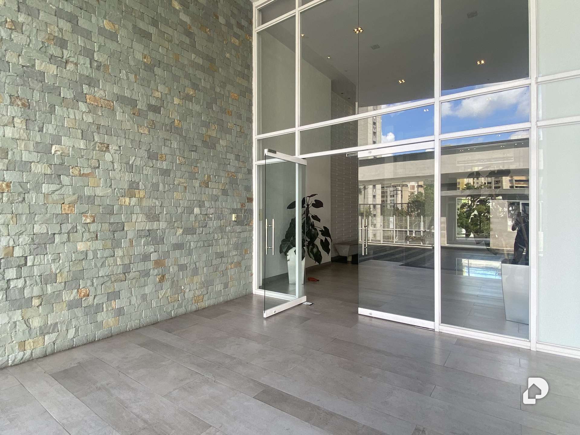 Apartment in La Boyera, Caracas – 3