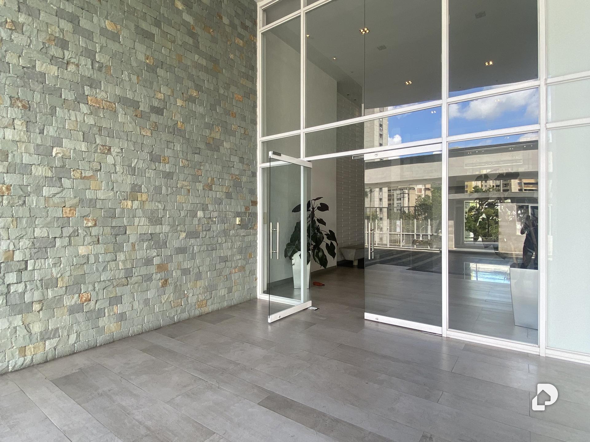 Apartment in La Boyera, Caracas – 3