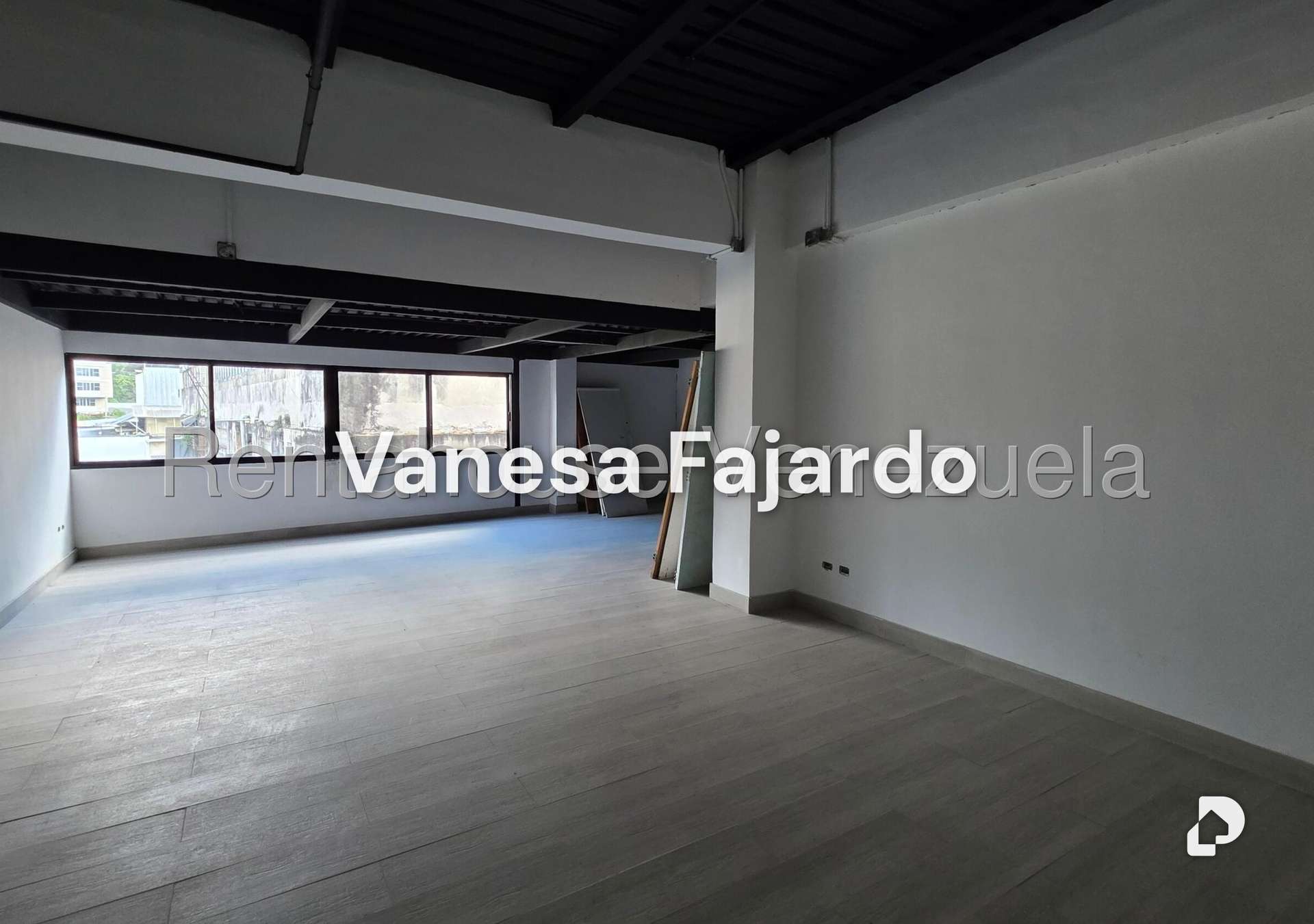 Edificio en La Trinidad, Caracas – 13