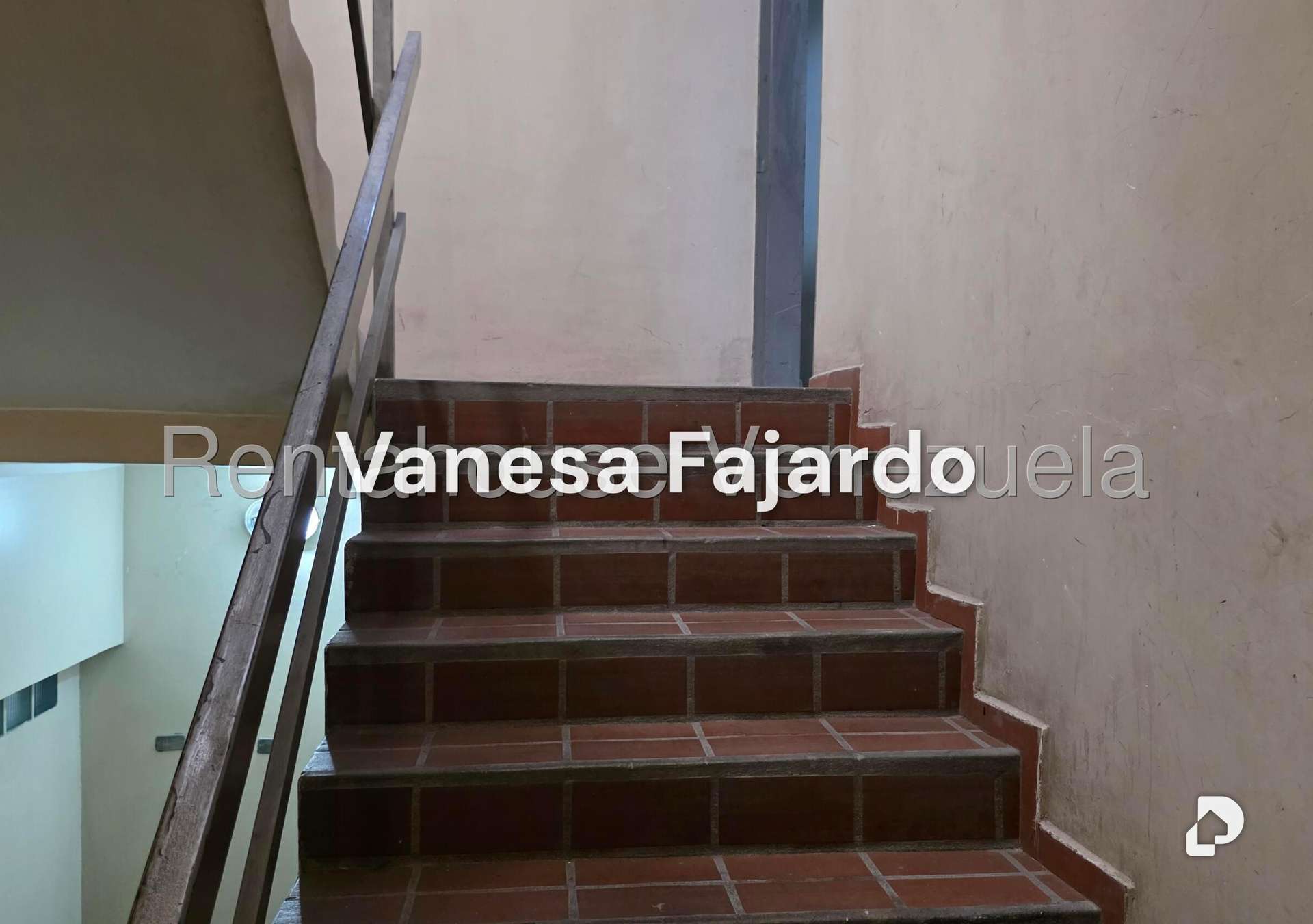 Edificio en La Trinidad, Caracas – 10