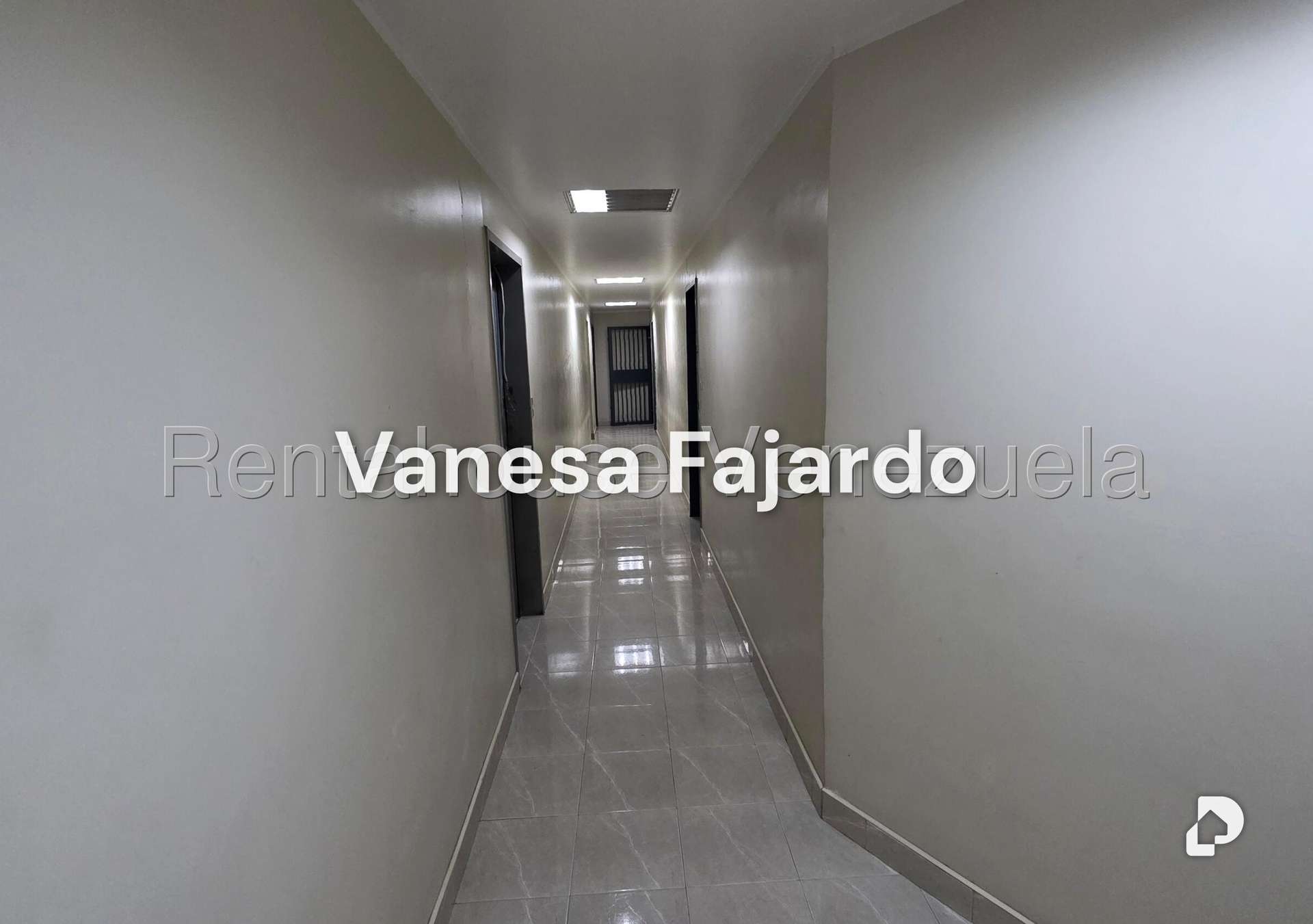 Edificio en La Trinidad, Caracas – 12