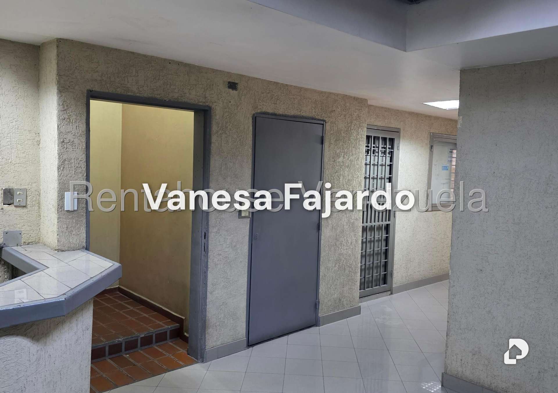 Edificio en La Trinidad, Caracas – 4