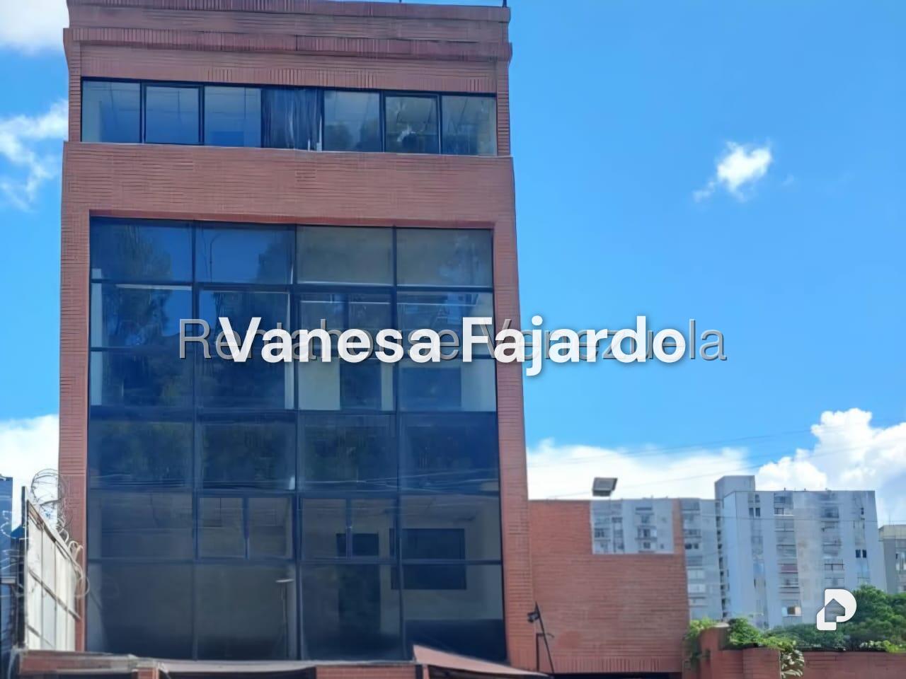 Edificio en La Trinidad, Caracas – 1