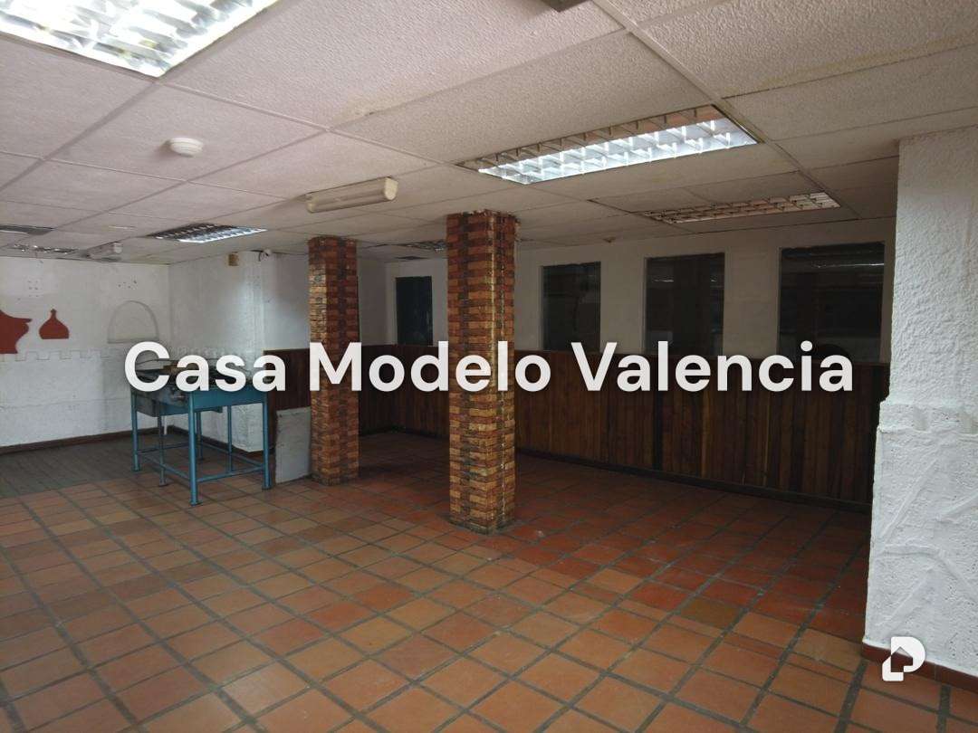 Local comercial en Valencia – 17