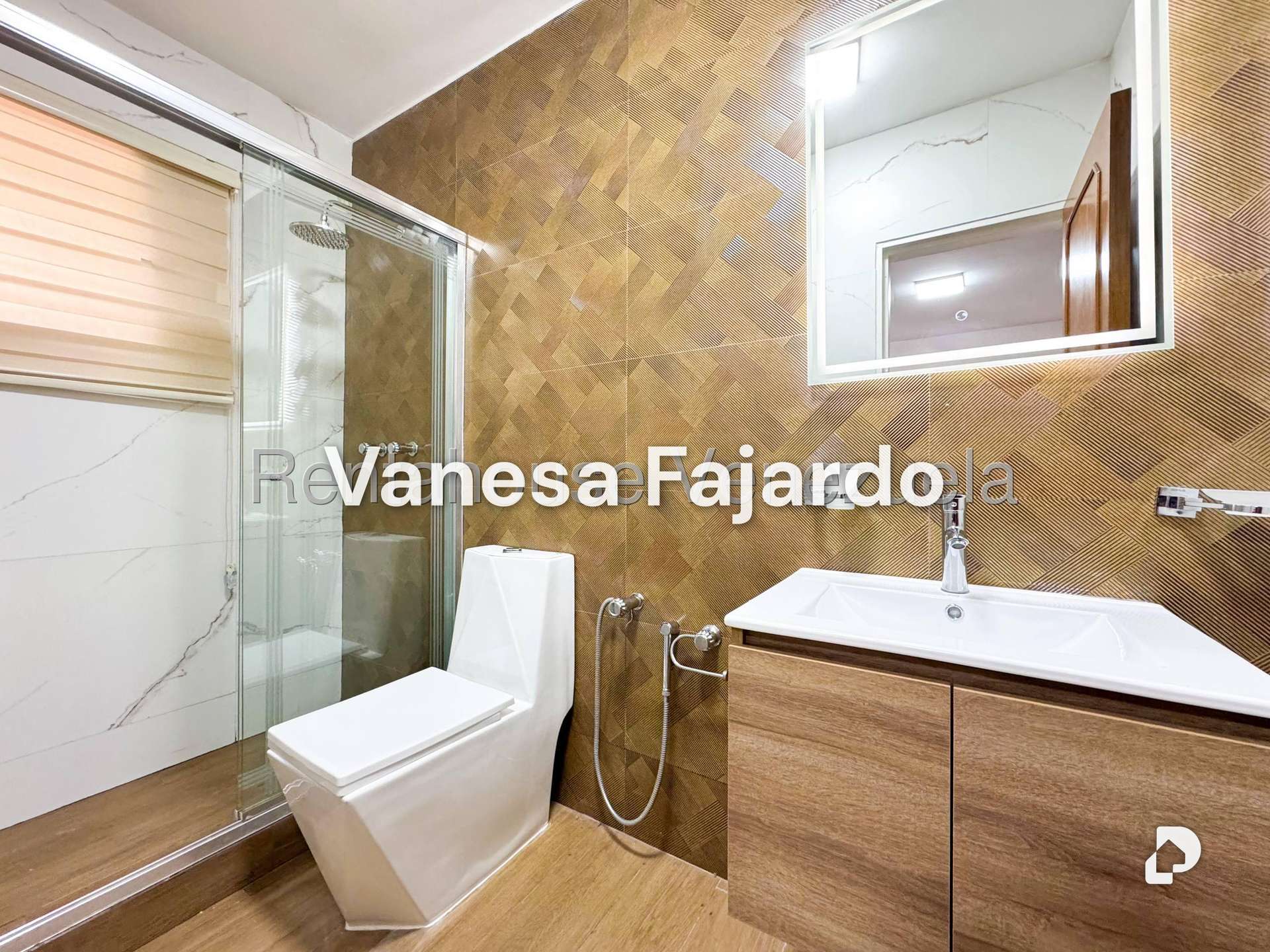 Casa en Prados del Este, Caracas – 23