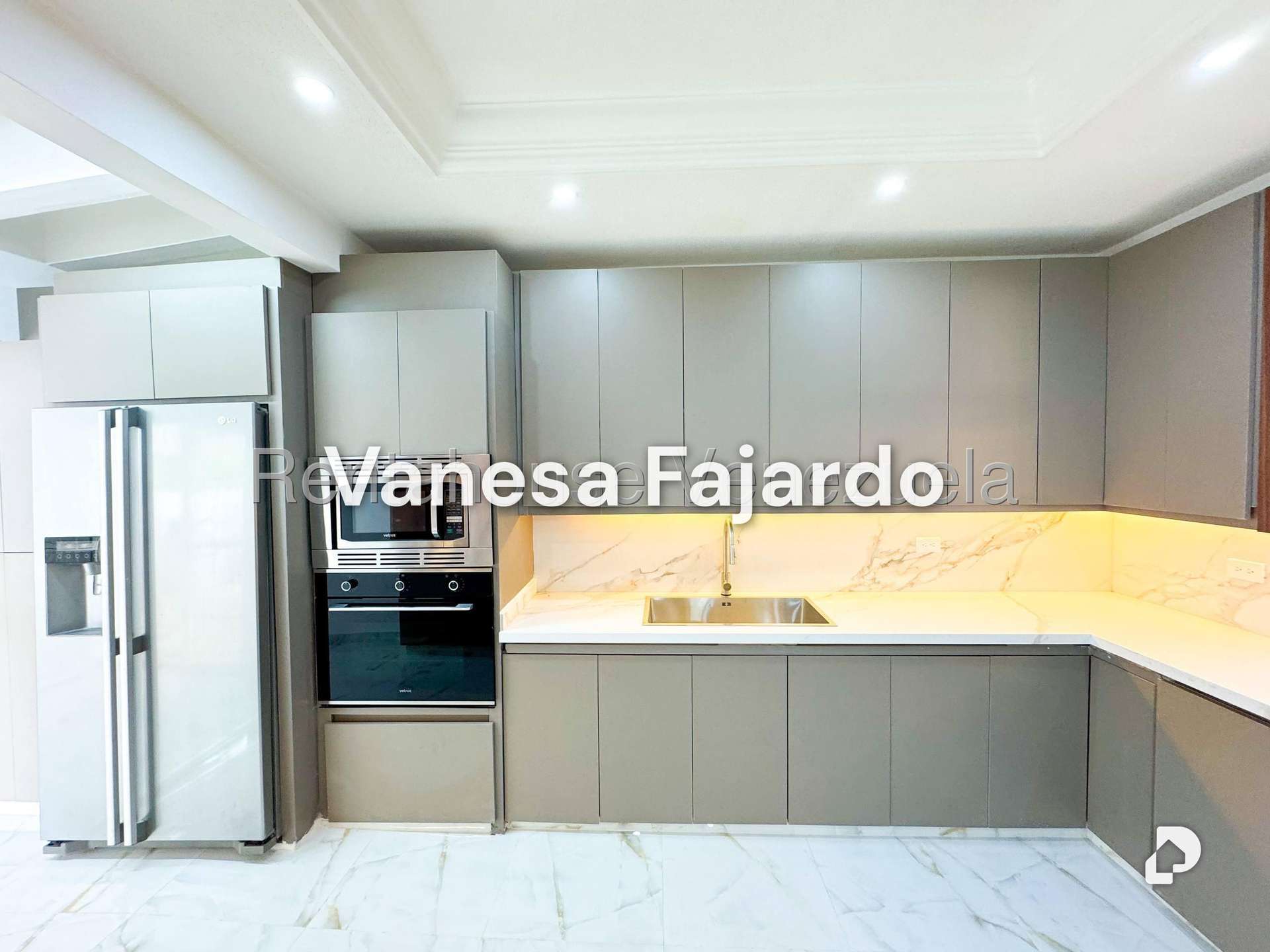 Casa en Prados del Este, Caracas – 9