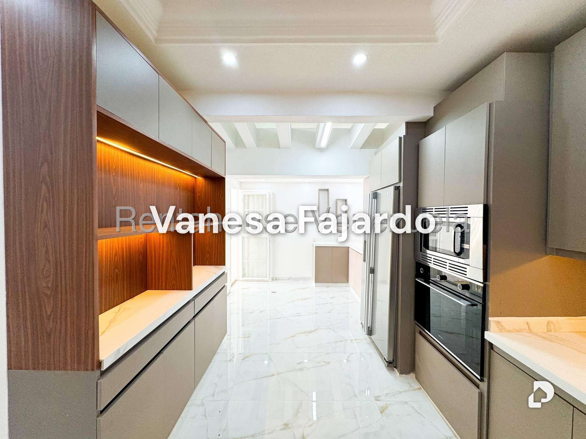 Casa en Prados del Este, Caracas – 12