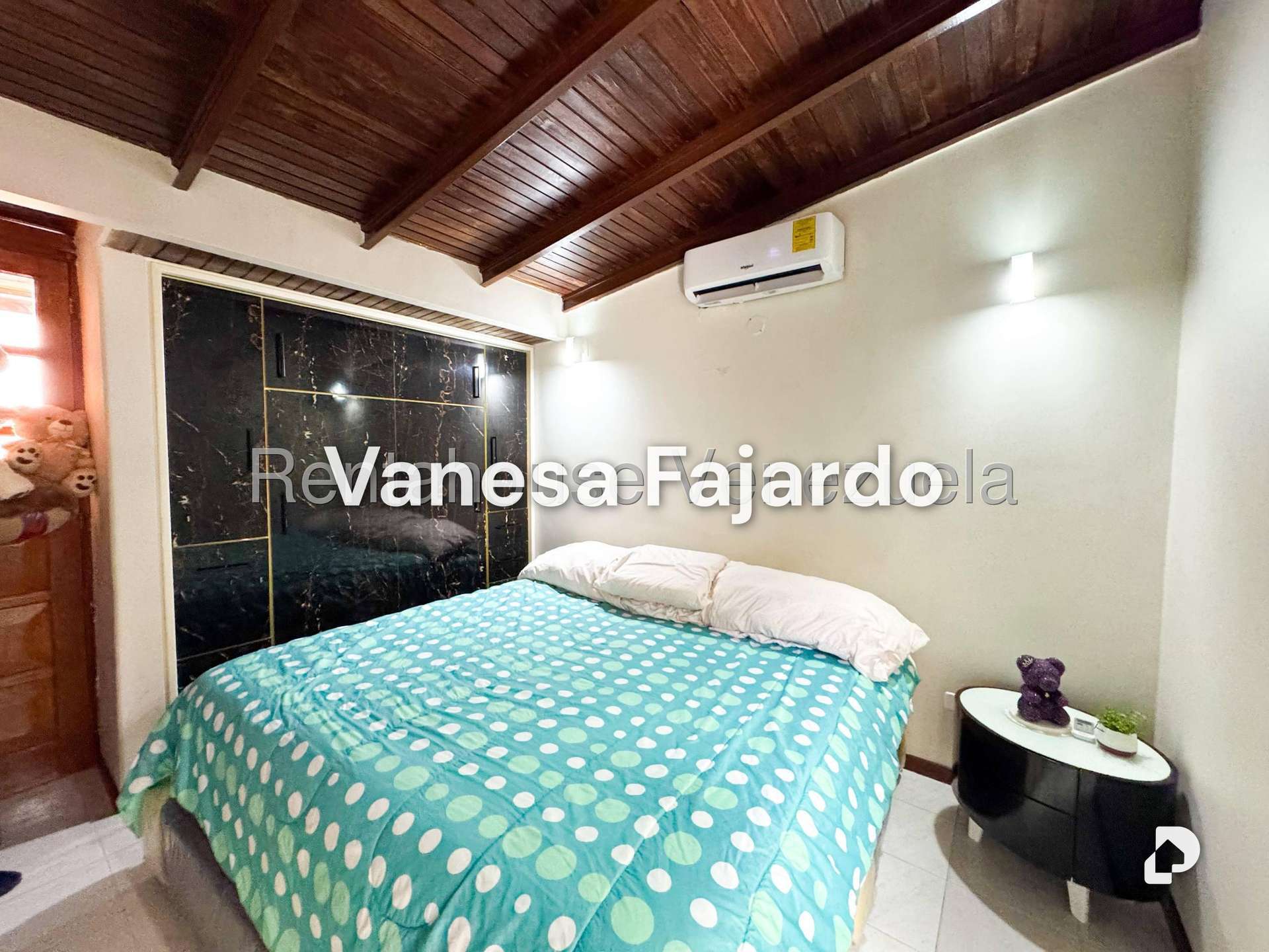 Casa en Alto Prado, Caracas – 23
