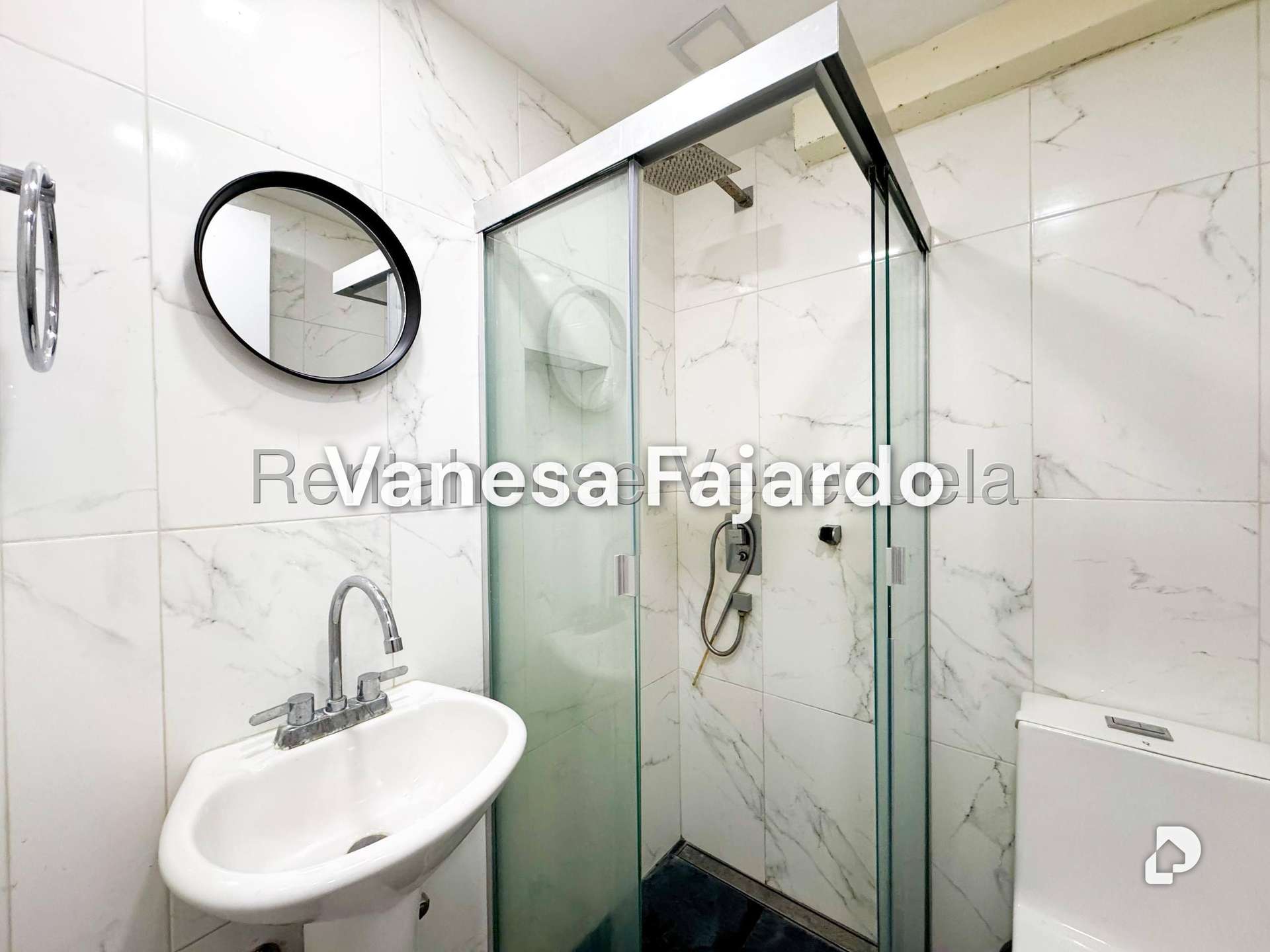 Casa en Alto Prado, Caracas – 18
