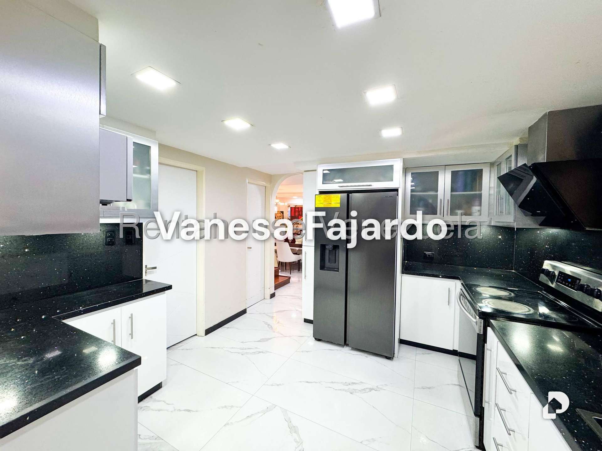Casa en Alto Prado, Caracas – 14