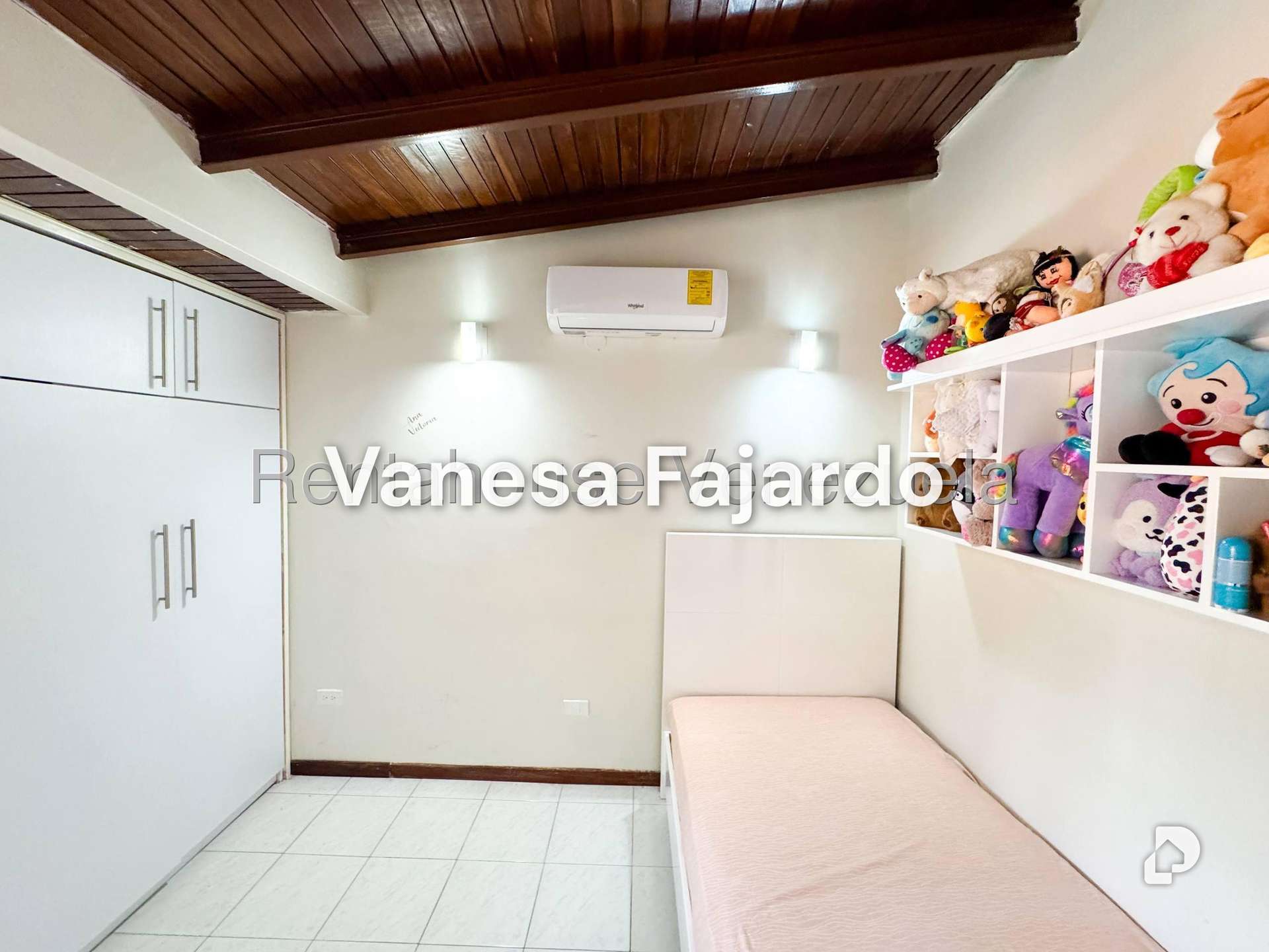 Casa en Alto Prado, Caracas – 30