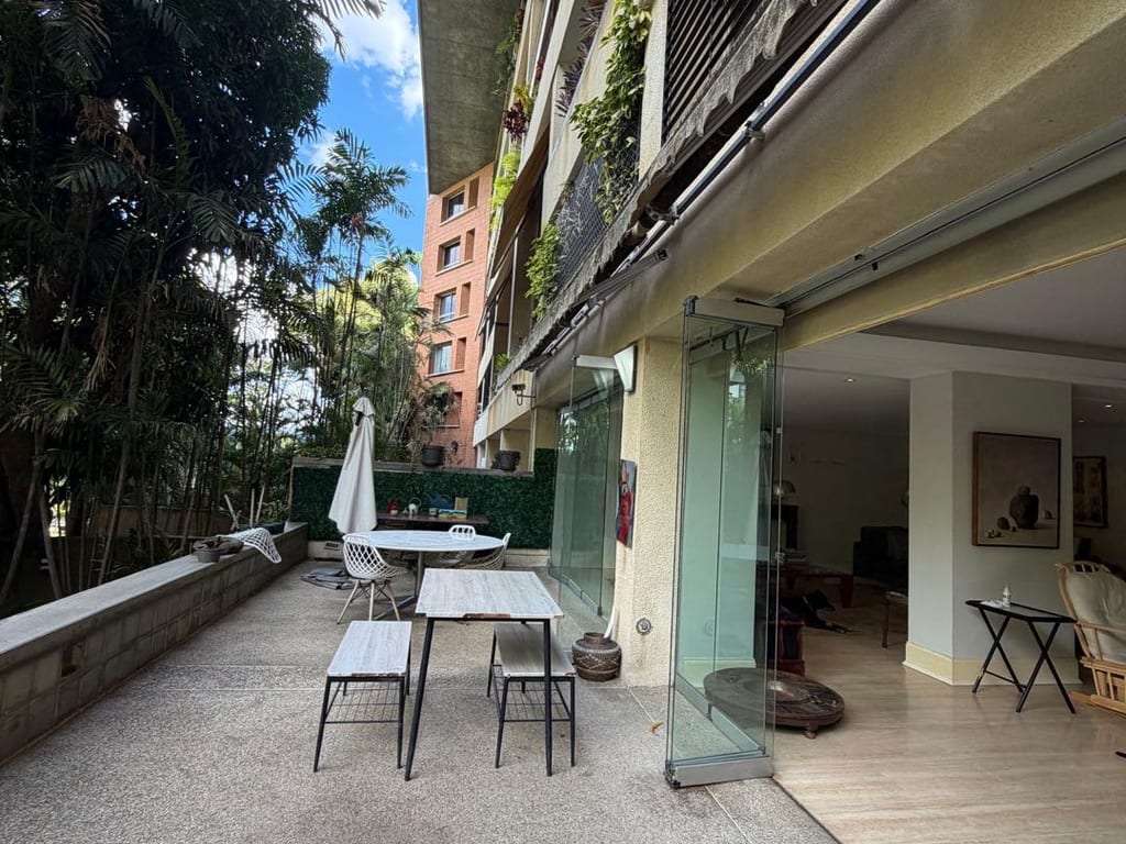 Apartamento en Los Palos Grandes, Caracas - 1