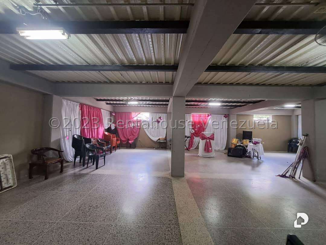 Edificio en Prado de María, Caracas – 11