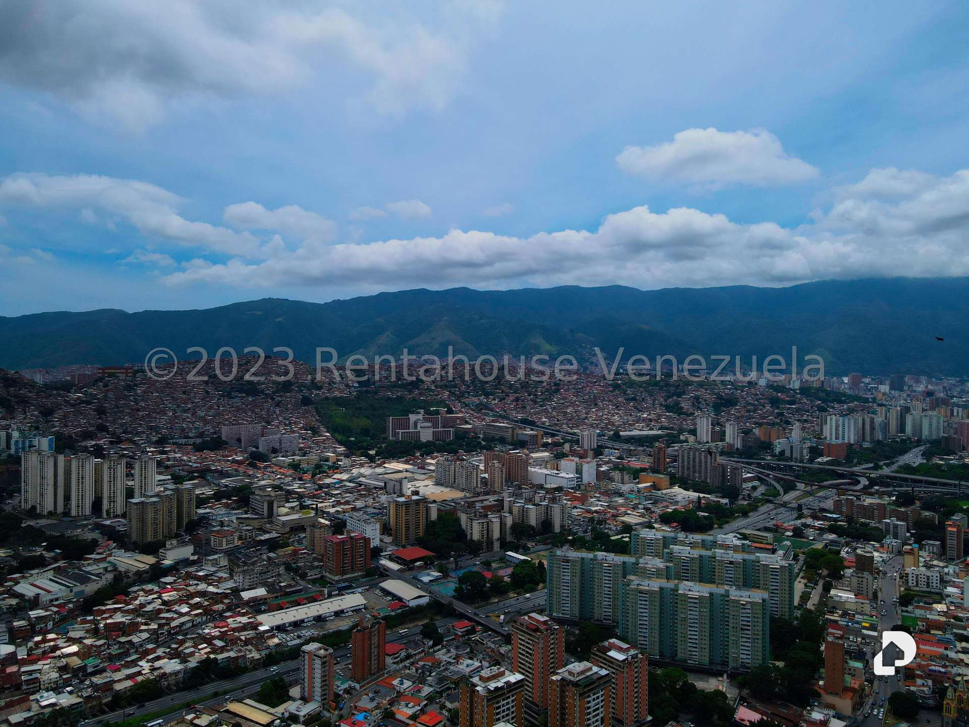 Commercial space in El Paraíso, Caracas – 15