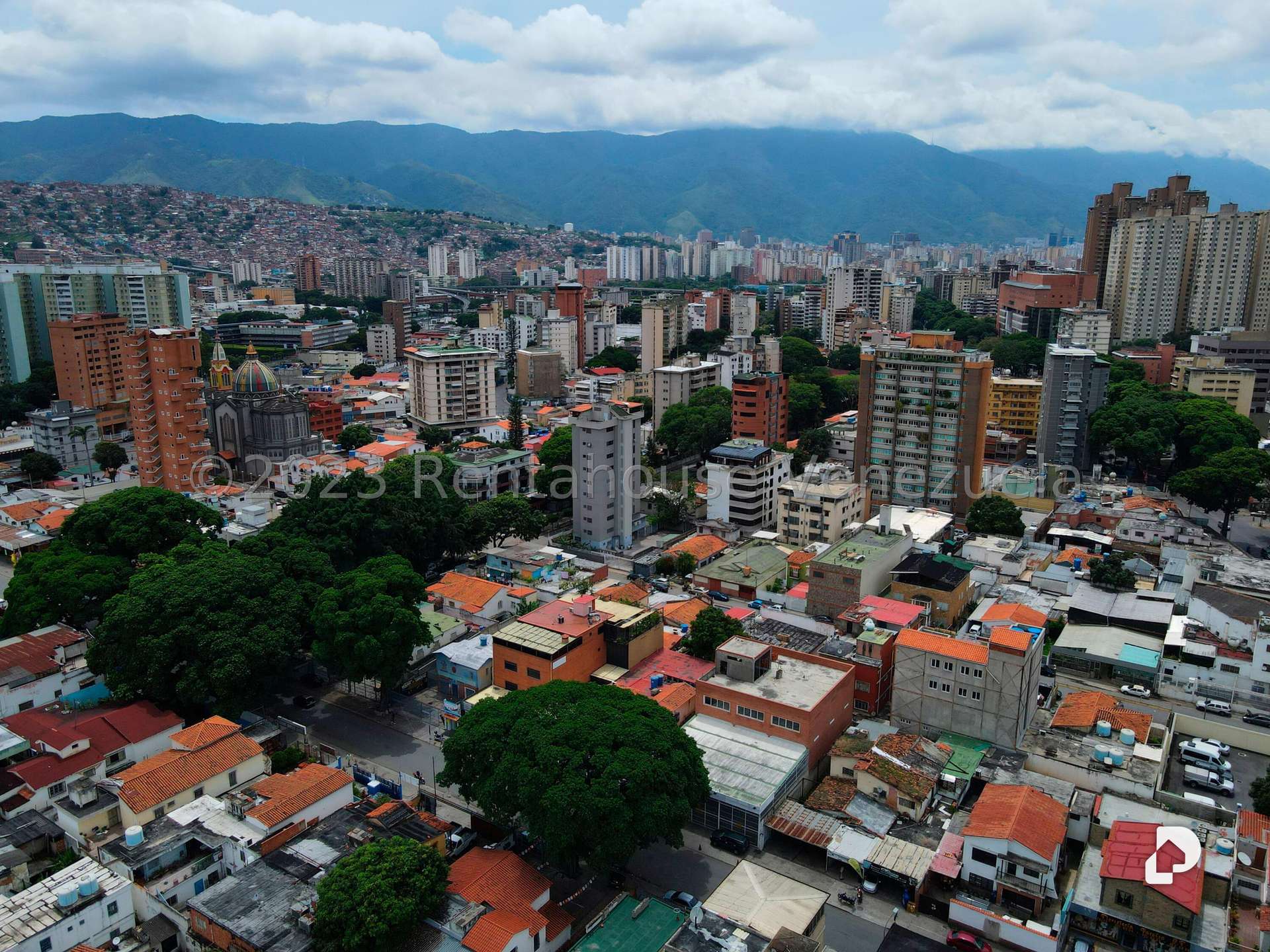 Commercial space in El Paraíso, Caracas – 14