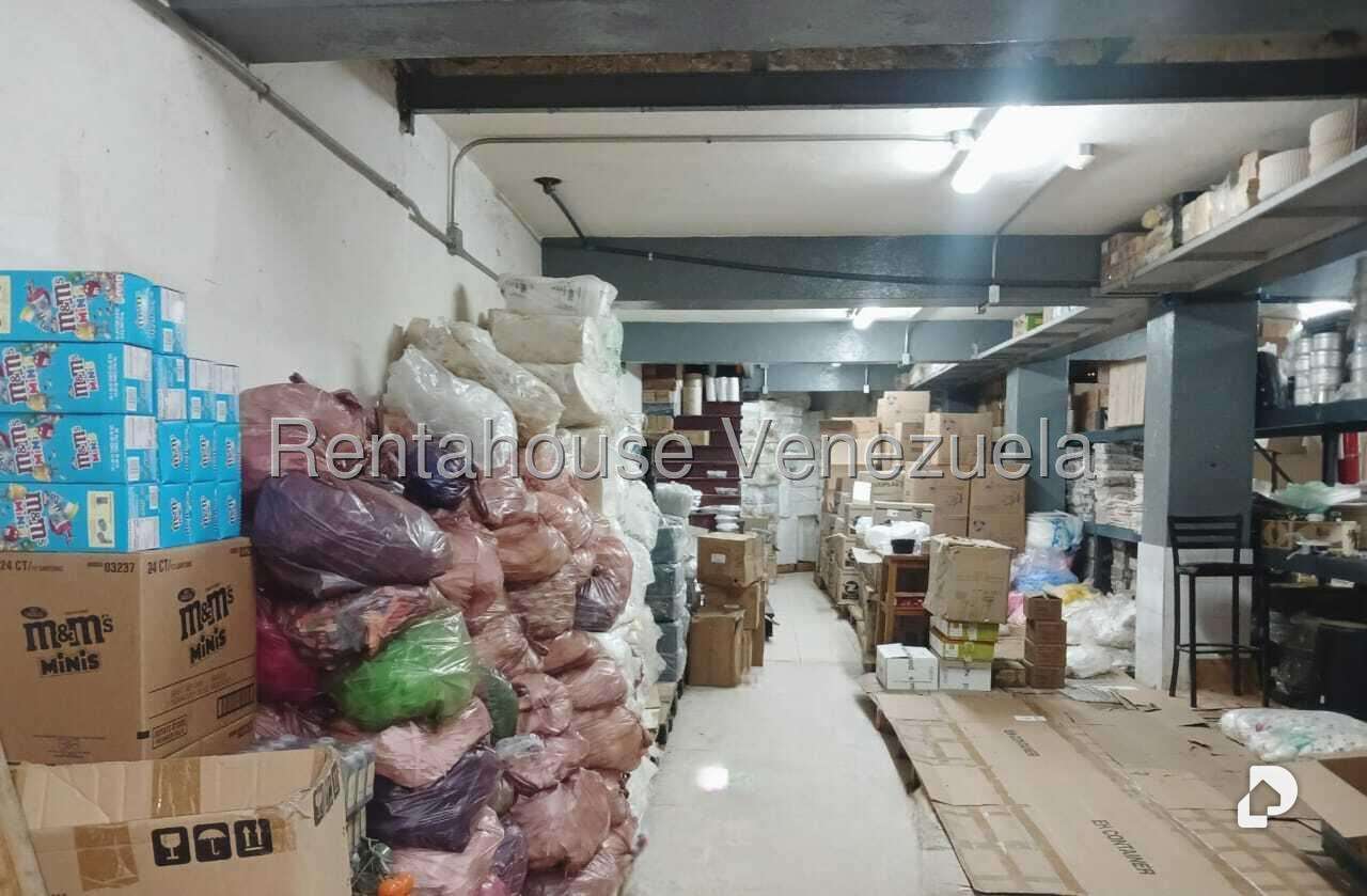 Local comercial en Parroquia La Candelaria, Caracas – 56