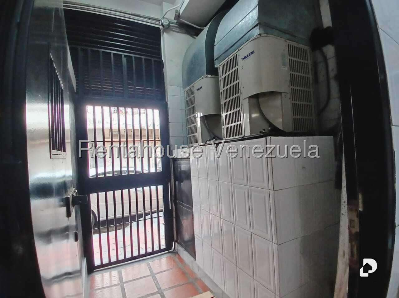 Local comercial en Parroquia La Candelaria, Caracas – 43