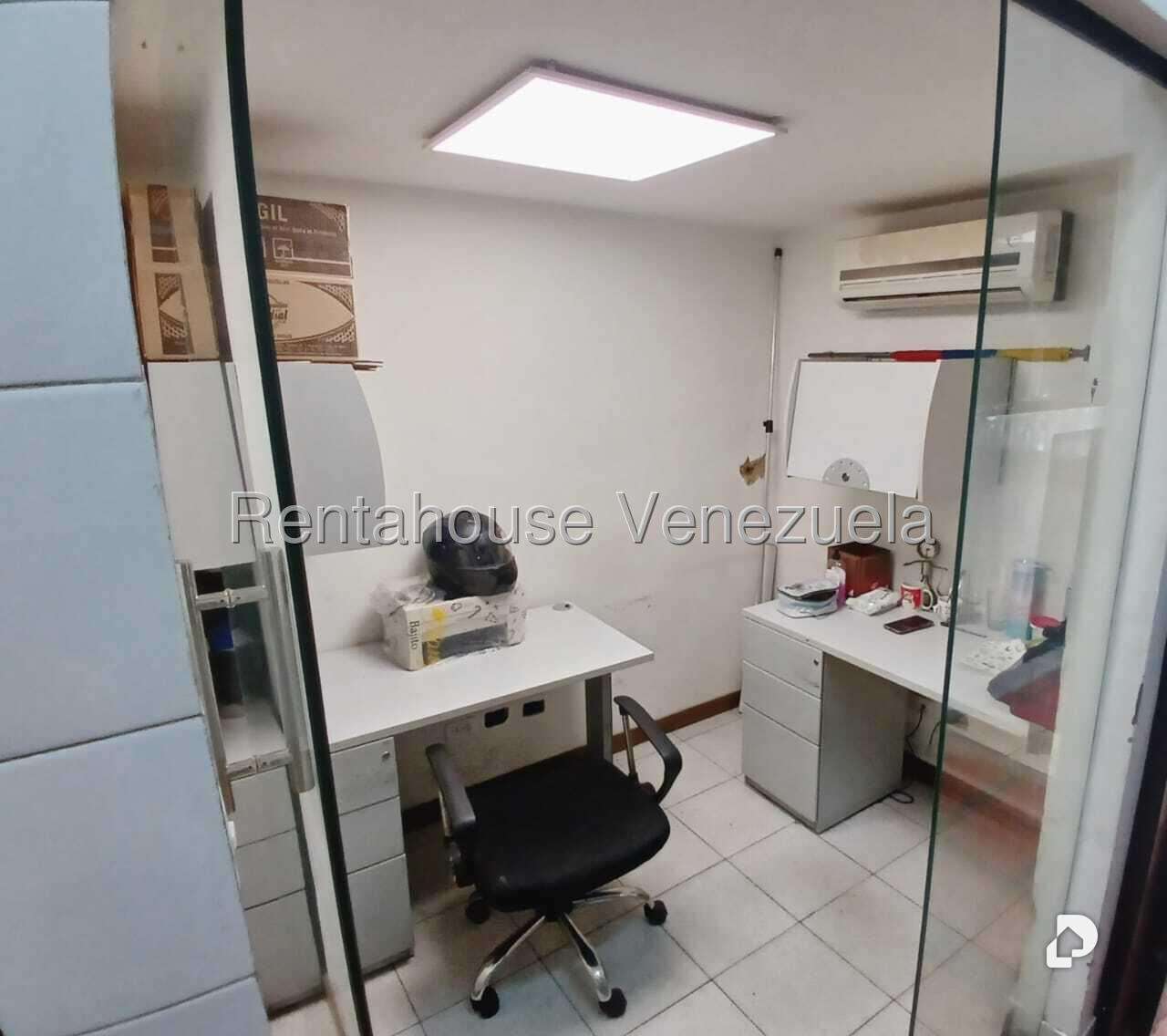 Local comercial en Parroquia La Candelaria, Caracas – 46