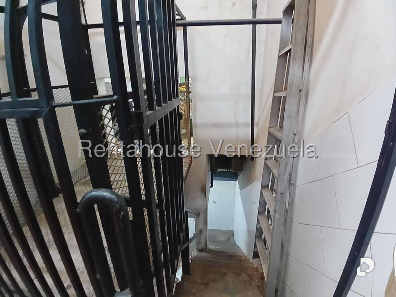 Local comercial en Parroquia La Candelaria, Caracas – 48