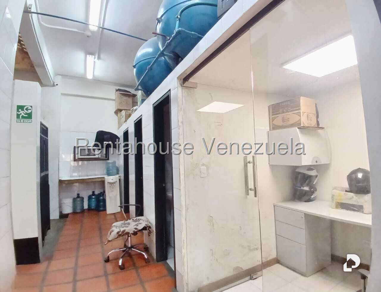 Local comercial en Parroquia La Candelaria, Caracas – 45