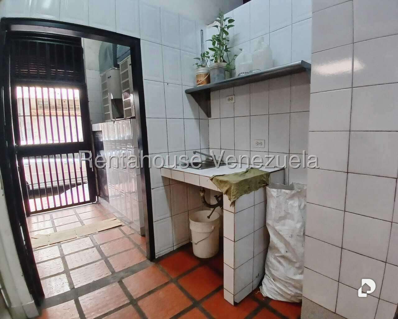 Local comercial en Parroquia La Candelaria, Caracas – 42