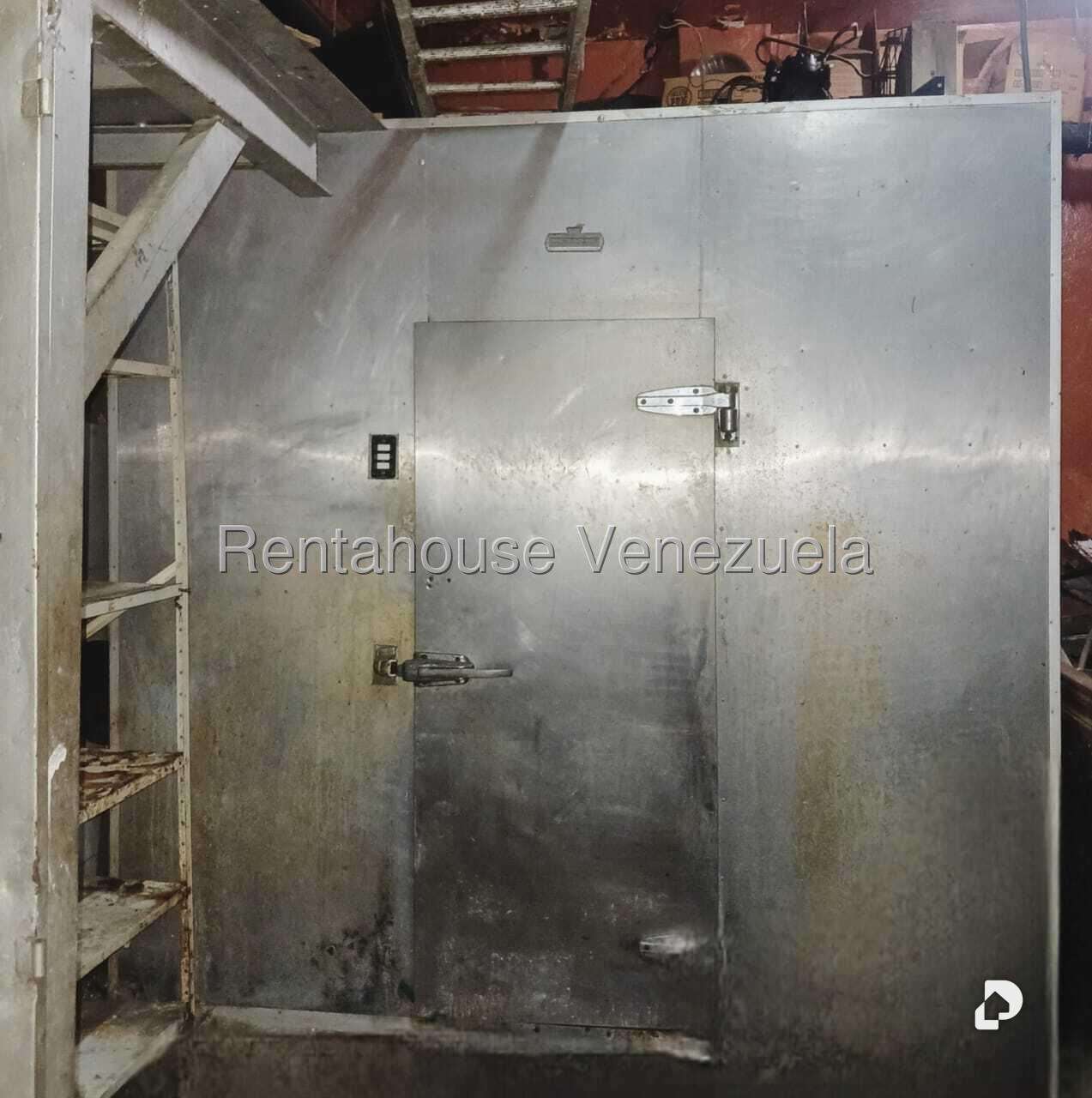 Local comercial en Parroquia La Candelaria, Caracas – 50
