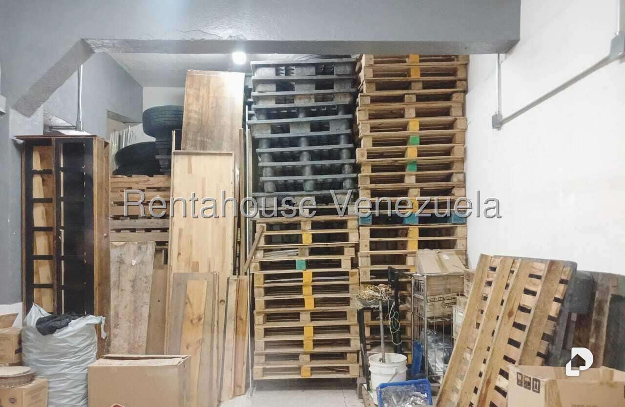 Local comercial en Parroquia La Candelaria, Caracas – 55