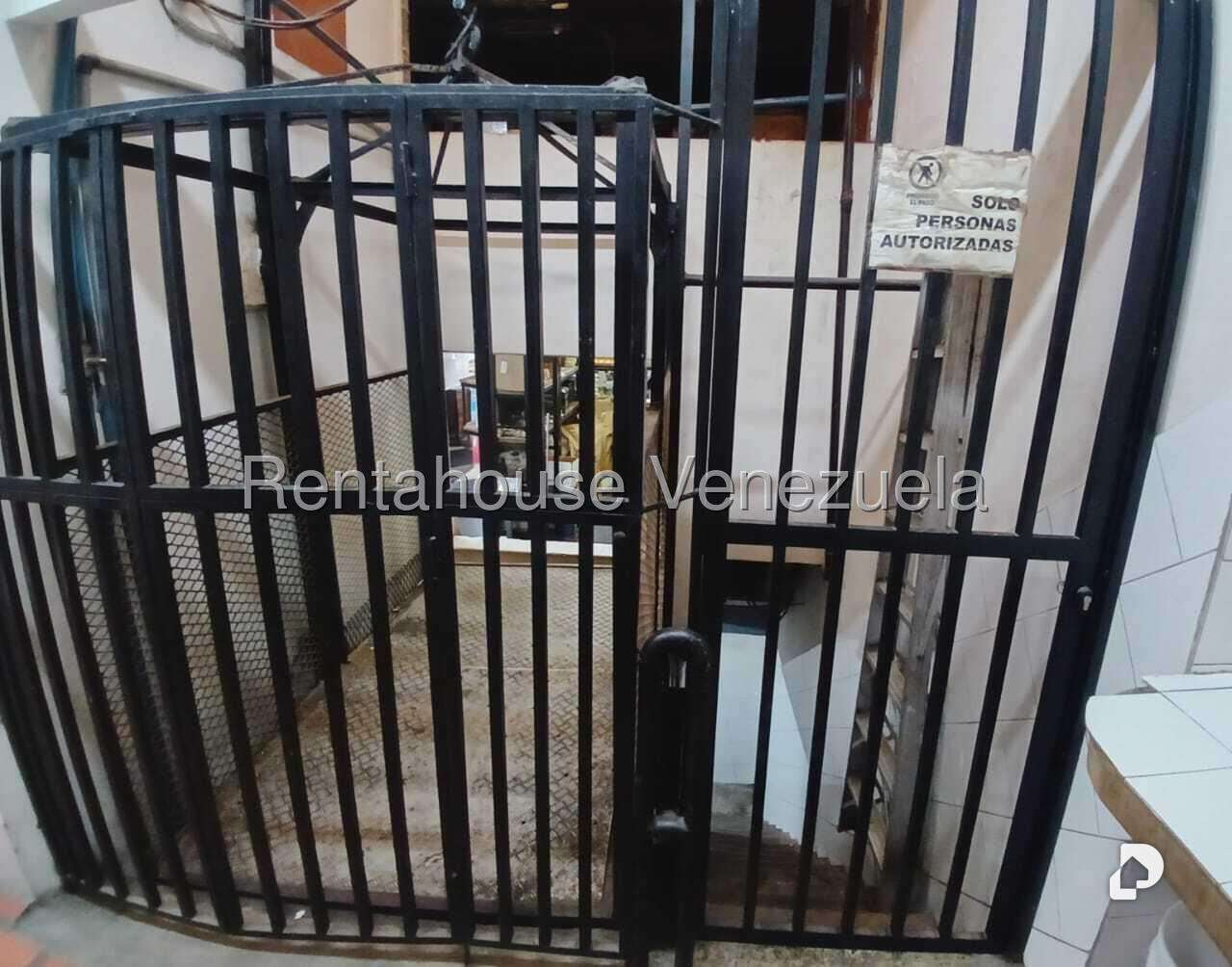 Local comercial en Parroquia La Candelaria, Caracas – 41