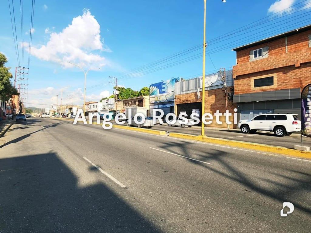 Galpón en Avenida Lisandro Alvarado, Valencia – 3