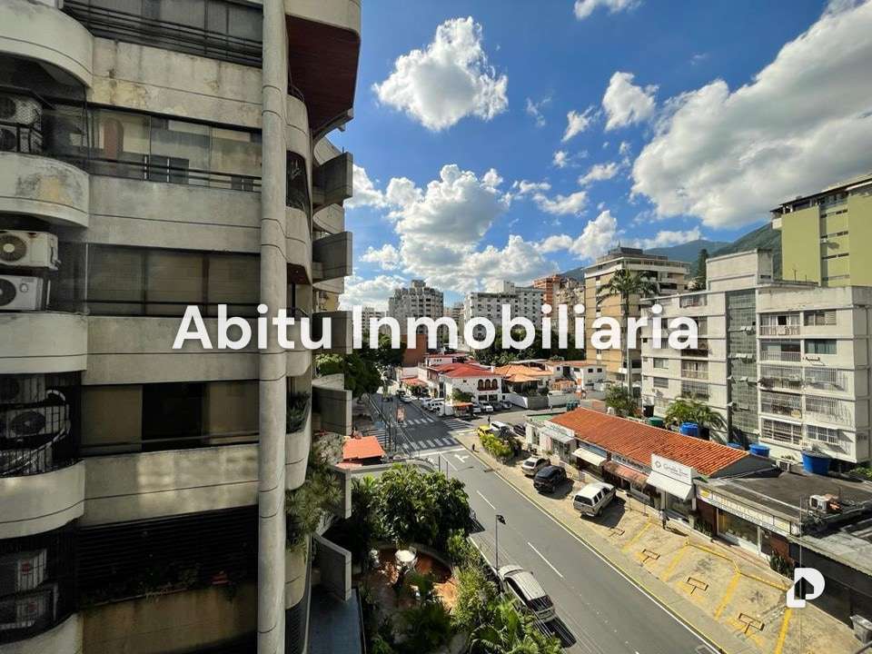 Apartment in Los Palos Grandes, Caracas – 1