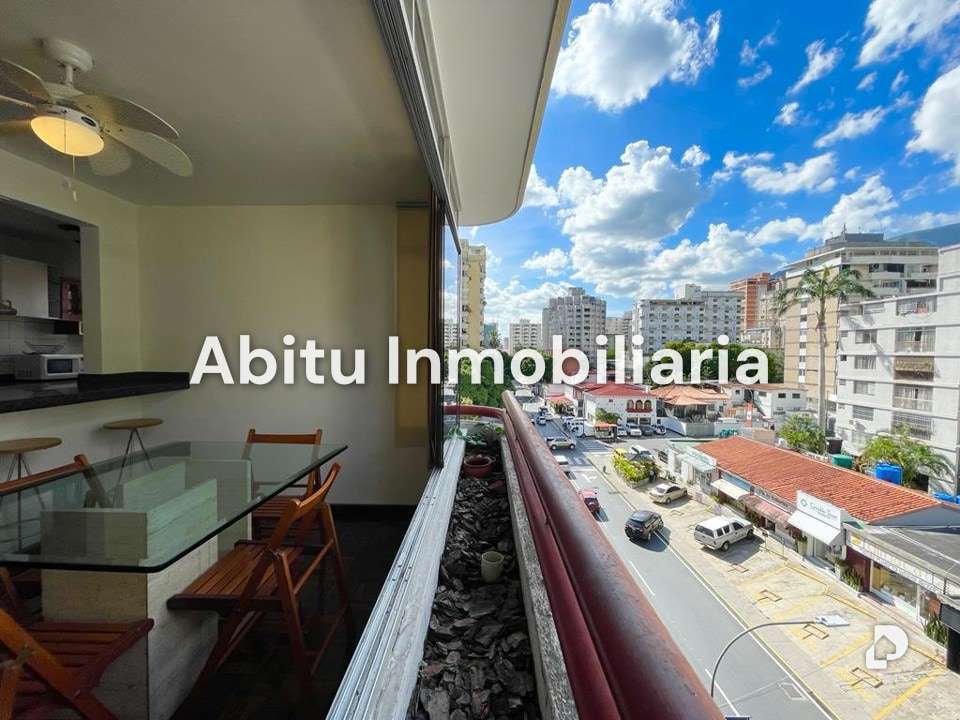 Apartment in Los Palos Grandes, Caracas – 3