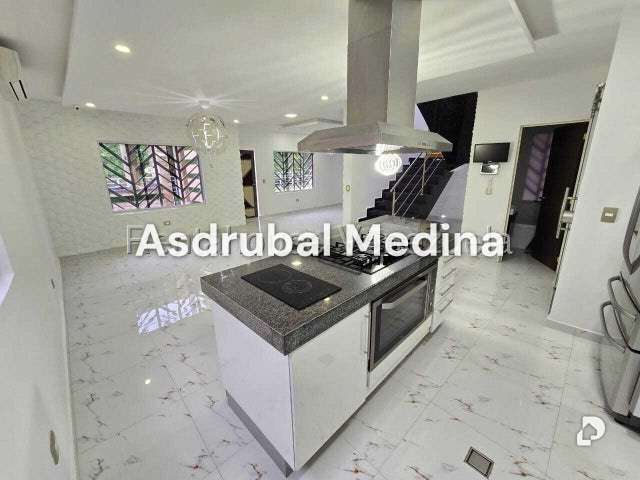 Casa en Colinas de Santa Mónica, Caracas – 3