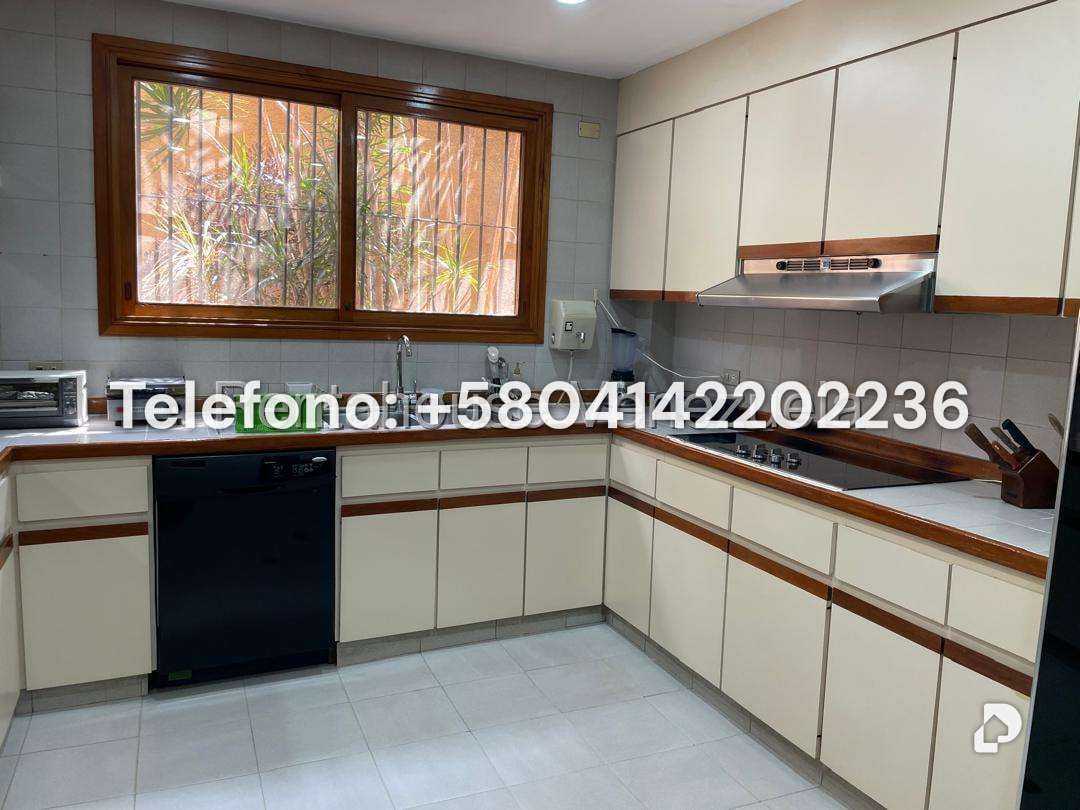Casa en Alto Hatillo, Caracas – 11