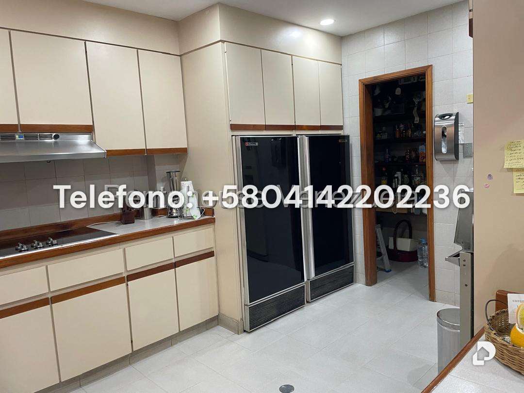 Casa en Alto Hatillo, Caracas – 13
